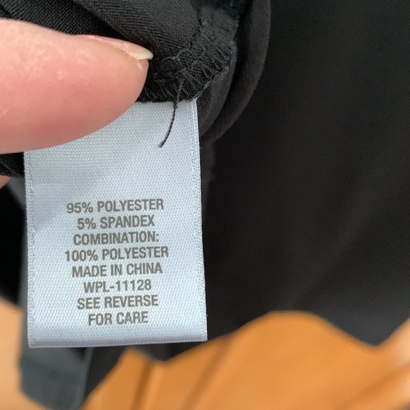 Black Sleeveless Top 3X - Picture 5 of 6